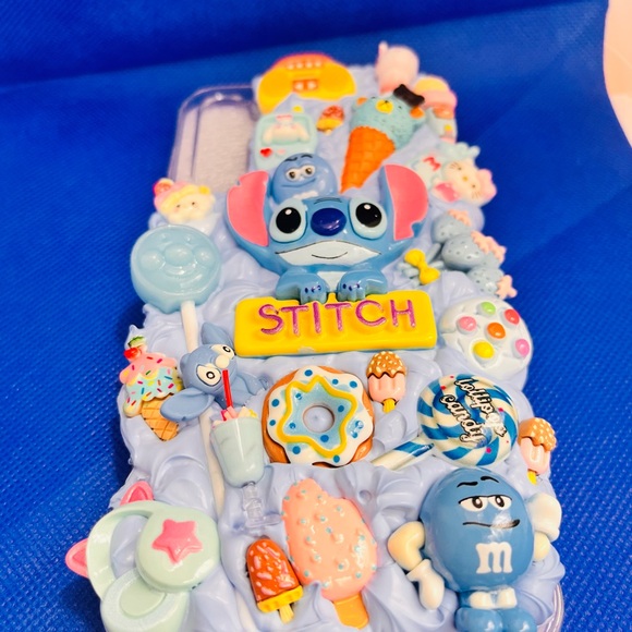 Blue Stitch-Themed Decoden phone case - Picture 8 of 9
